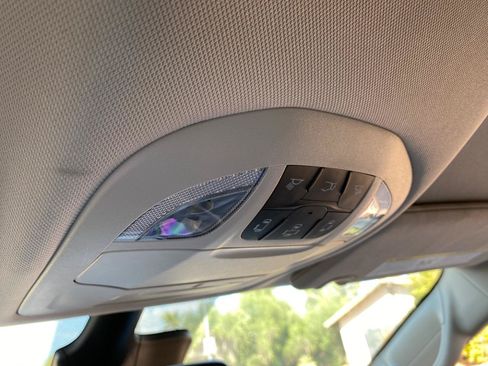 Used 2024 Chrysler Pacifica Limited FWD image 70
