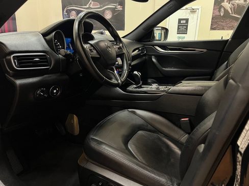 Used 2018 Maserati Levante AWD/4WD image 14