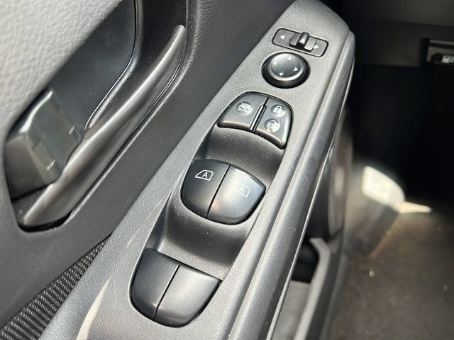 Used 2024 Nissan Kicks S FWD image 17