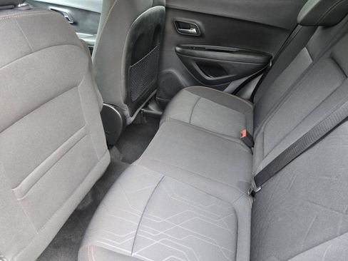 Used 2019 Chevrolet Trax LT FWD image 25