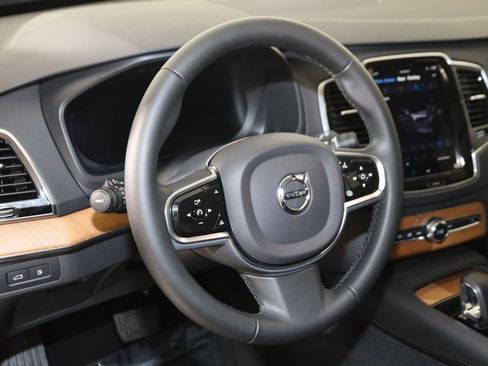 Used 2023 Volvo XC90 T8 Plus image 6