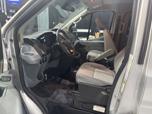 Used 2018 Ford Transit 150 XLT RWD image 11