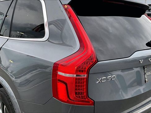 Used 2016 Volvo XC90 T6 Momentum w/ Momentum Plus Package AWD/4WD image 25