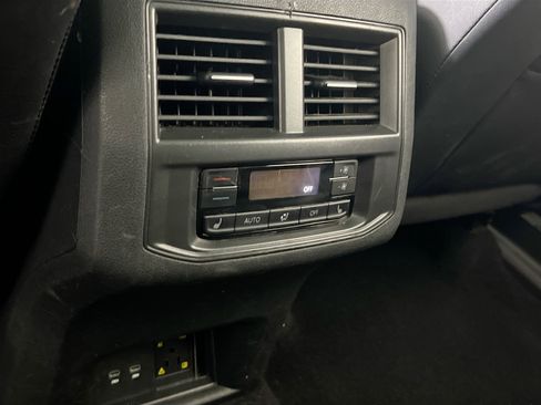 Used 2023 Volkswagen Atlas SEL Premium image 25