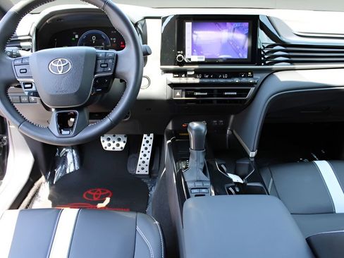 Certified 2025 Toyota Camry SE w/ Convenience Package AWD/4WD image 9