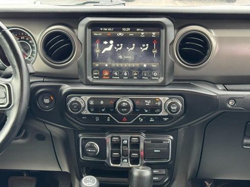 Used 2022 Jeep Gladiator Sport AWD/4WD image 15