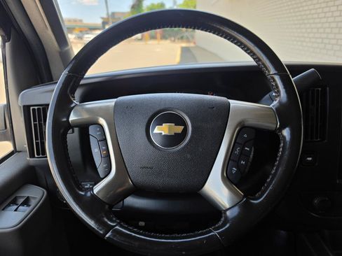 Used 2017 Chevrolet Express 2500 RWD image 16