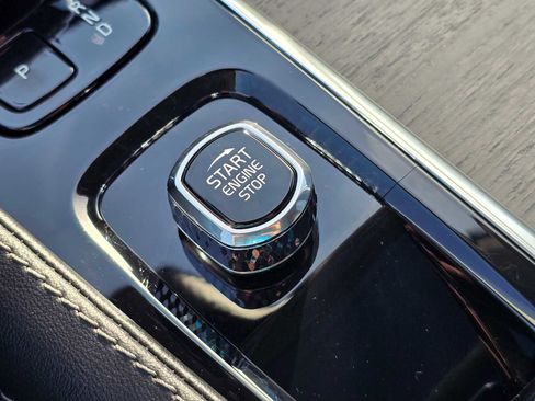 Certified 2023 Volvo XC90 T8 Ultimate image 36