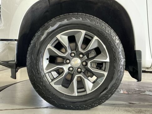 Used 2023 Chevrolet Silverado 1500 LT AWD/4WD image 13