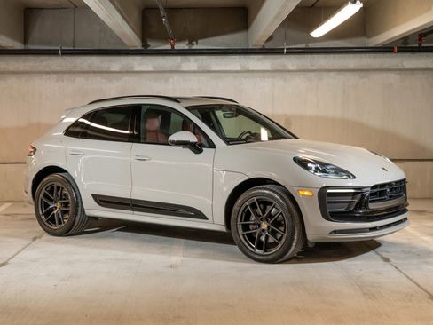 Certified 2023 Porsche Macan Turbo AWD/4WD image 7
