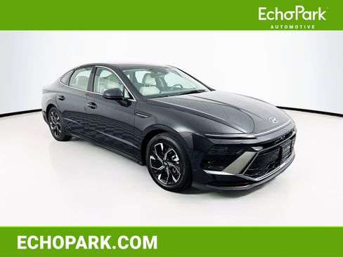 Used 2025 Hyundai Sonata SEL FWD image 1