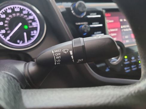 Used 2019 Toyota Camry L image 27