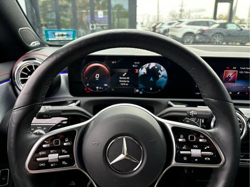 Used 2021 Mercedes-Benz CLA 250 4MATIC image 9