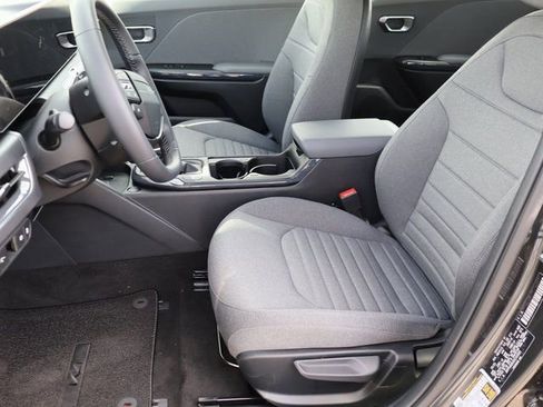 New 2025 Kia K4 EX image 40