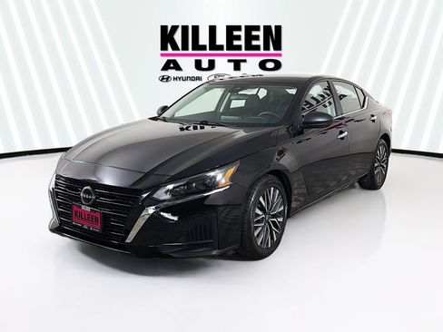 Used 2024 Nissan Altima 2.5 SV image 3