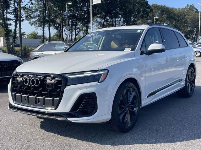 Used 2026 Audi Q7 3.0T Premium Plus w/ Premium Plus Package AWD/4WD image 3