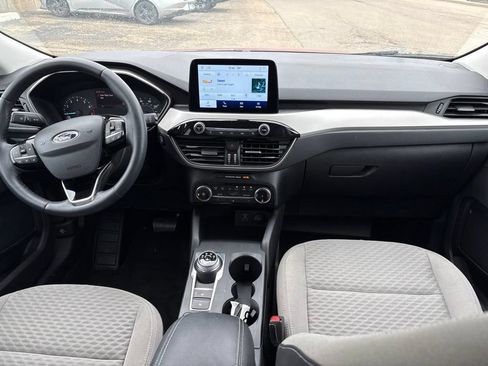 Used 2022 Ford Escape SE w/ SE Sport Appearance Package AWD/4WD image 10
