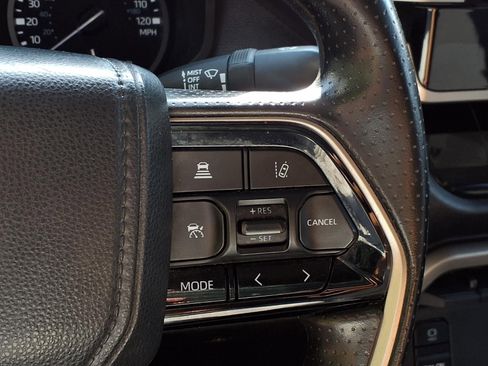 Used 2023 Toyota Tundra SR5 w/ SR5 Convenience Package AWD/4WD image 14
