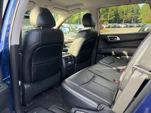 Used 2020 Nissan Pathfinder Platinum AWD/4WD image 10