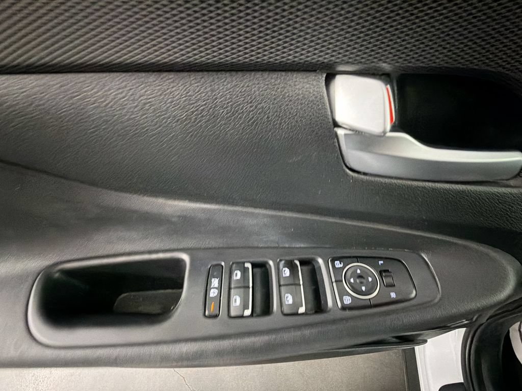 Used 2020 Hyundai Santa Fe SEL FWD image 22