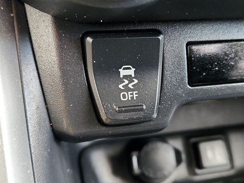 Used 2019 Toyota RAV4 LE image 26
