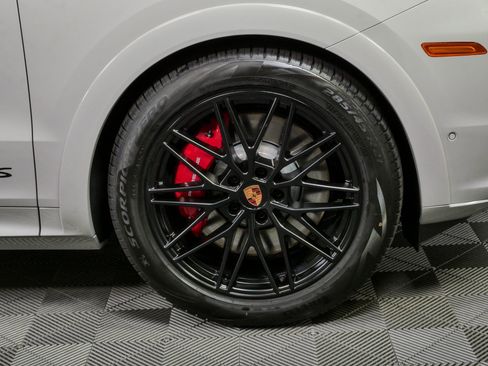 New 2026 Porsche Cayenne GTS AWD/4WD image 41