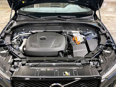 New 2026 Volvo XC60 T8 Plus w/ Protection Package Premier AWD/4WD image 15
