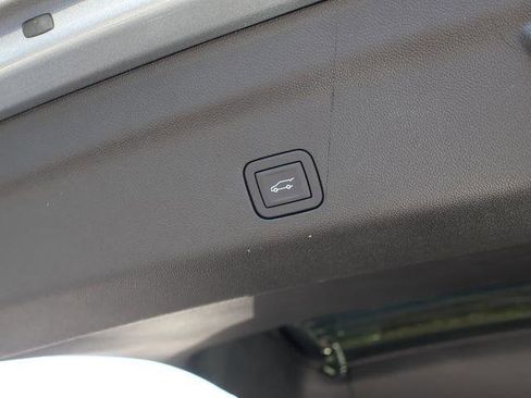 New 2026 GMC Yukon Denali AWD/4WD image 9