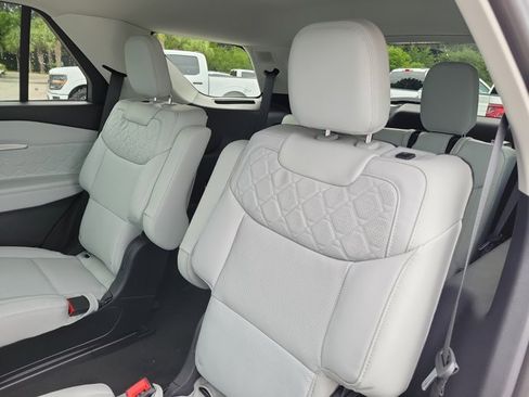 New 2026 Ford Explorer Platinum w/ LUX Leather Package AWD/4WD image 14