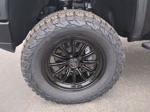 New 2025 GMC Sierra 1500 AT4 w/ Technology Package image 35