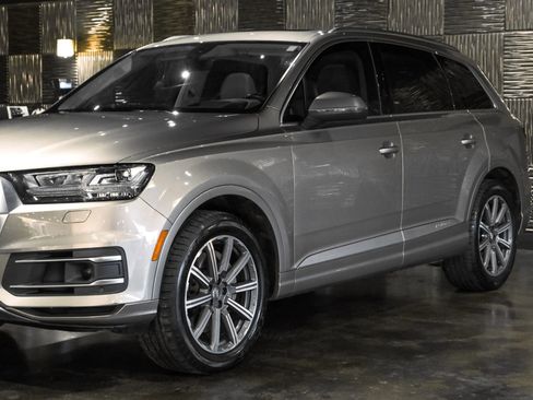 Used 2017 Audi Q7 3.0T Prestige w/ Prestige Package image 9