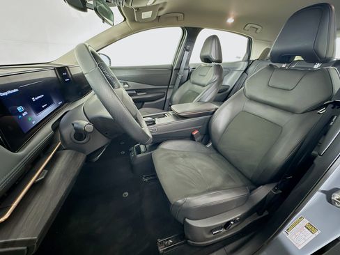 Used 2024 Nissan Ariya AWD image 13