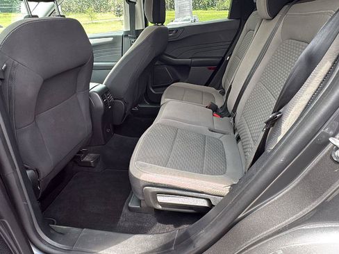 Certified 2022 Ford Escape SE w/ Cold Weather Package AWD/4WD image 19