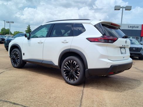 New 2026 Nissan Rogue Dark Armor FWD image 3