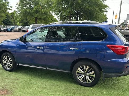 Used 2019 Nissan Pathfinder S AWD/4WD image 5