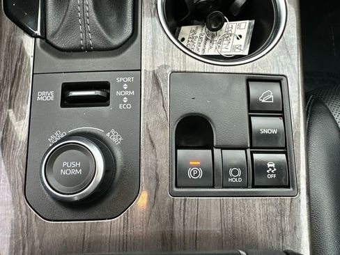 Certified 2025 Toyota Highlander Platinum AWD/4WD image 39