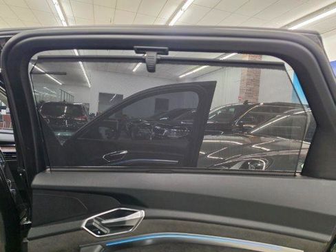 Used 2019 Audi e-tron Prestige w/ Prestige Package AWD/4WD image 32