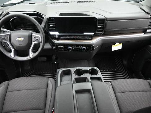 New 2026 Chevrolet Silverado 1500 LT w/ Z71 Off-Road Package AWD/4WD image 12