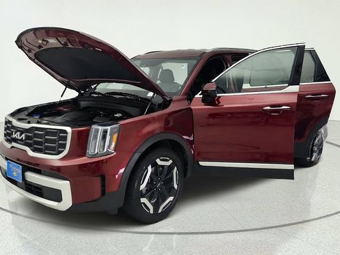 Used 2024 Kia Telluride S FWD image 30