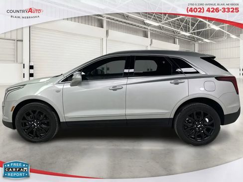 Used 2018 Cadillac XT5 Sport Utility 4D image 2