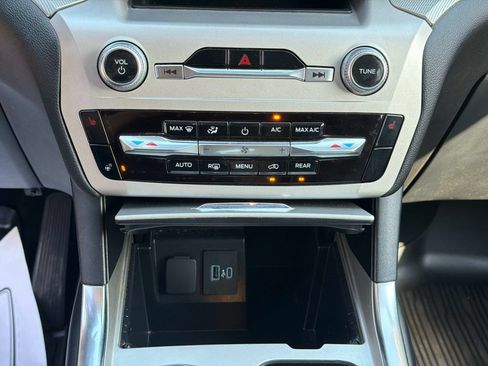 Used 2023 Ford Explorer XLT w/ Equipment Group 202A AWD/4WD image 60