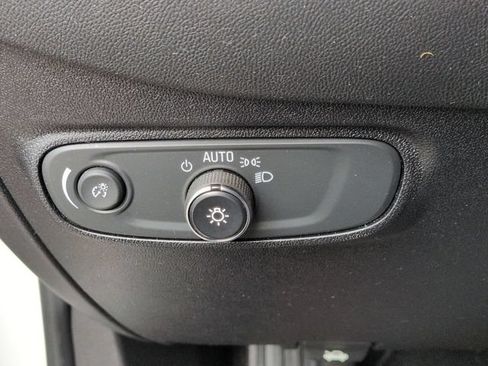 Used 2018 Chevrolet Equinox LT w/ Sun & Infotainment Package FWD image 20