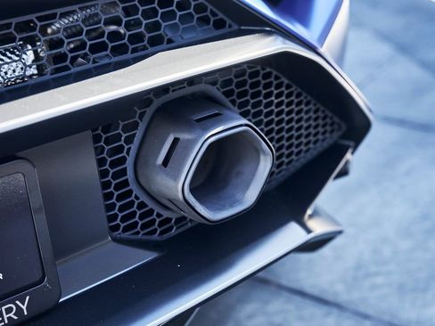 Used 2023 Lamborghini Huracan Tecnica RWD image 15