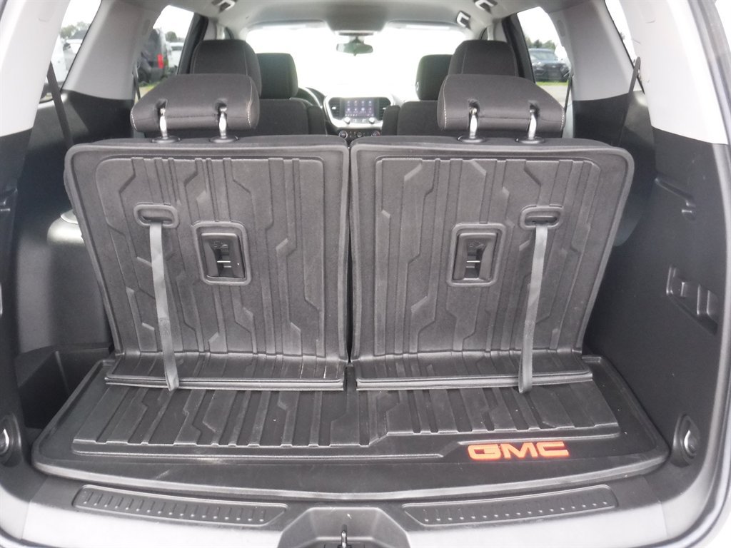 Used 2022 GMC Acadia SLE w/ LPO, Floor Liner Package FWD image 7