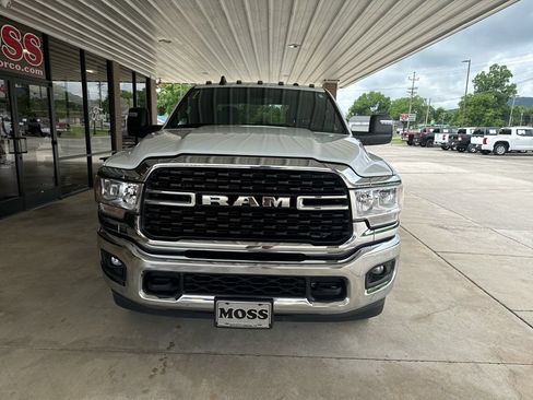 Used 2024 RAM 3500 Big Horn AWD/4WD image 2