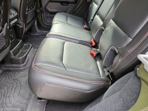 Used 2022 Jeep Wrangler Unlimited Rubicon w/ Trailer Tow Package image 11