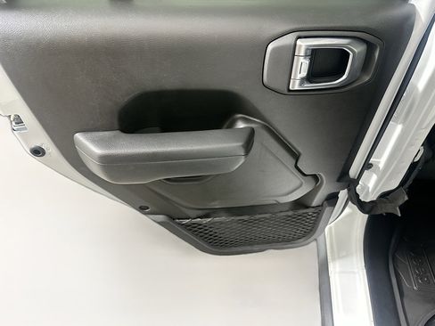 Used 2023 Jeep Wrangler Unlimited w/ Sun & Screen Package AWD/4WD image 26