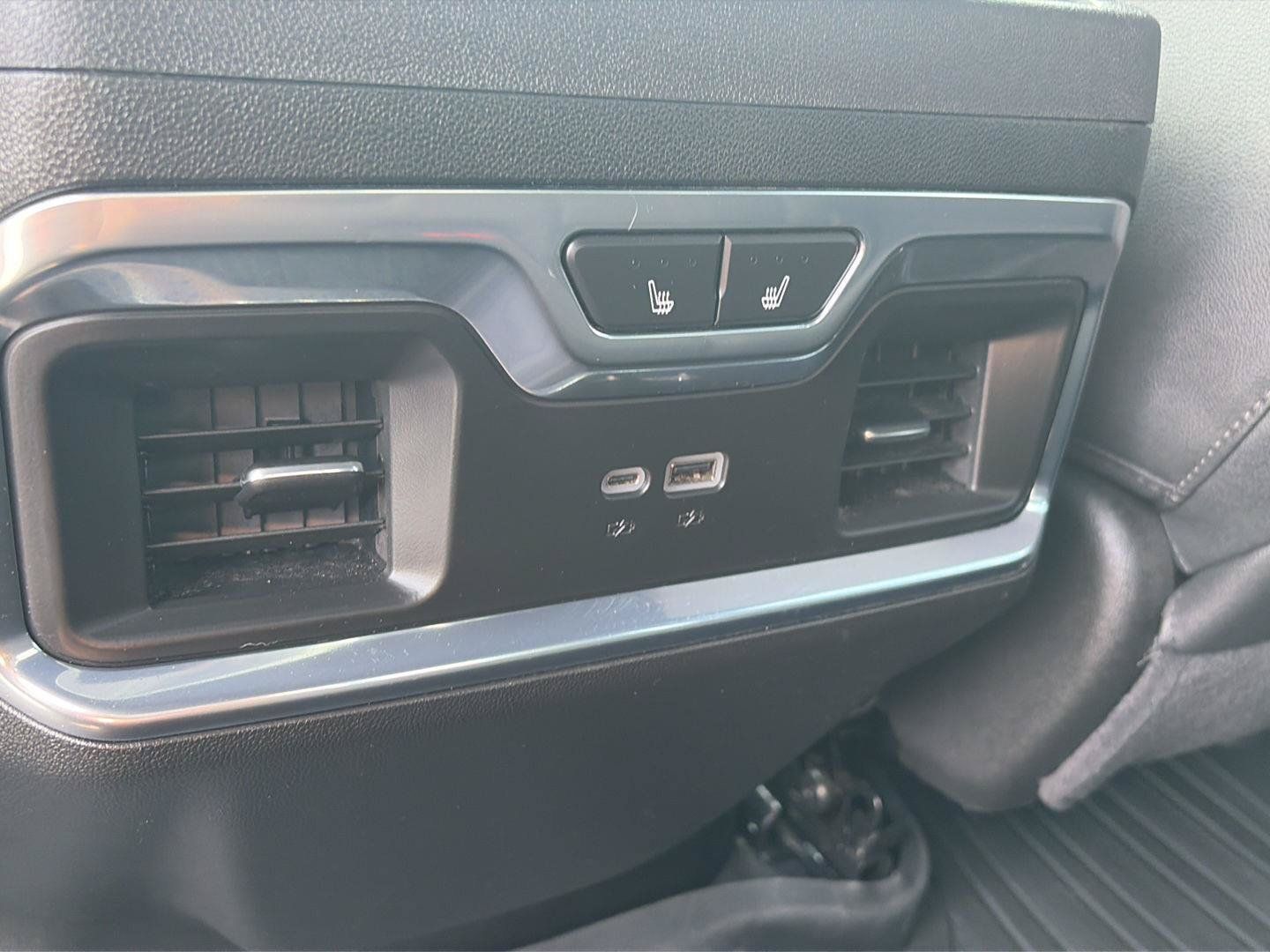 Used 2025 Chevrolet Silverado 2500 High Country w/ Technology Package AWD/4WD image 19