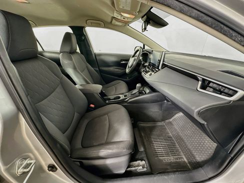 Used 2020 Toyota Corolla LE FWD image 29