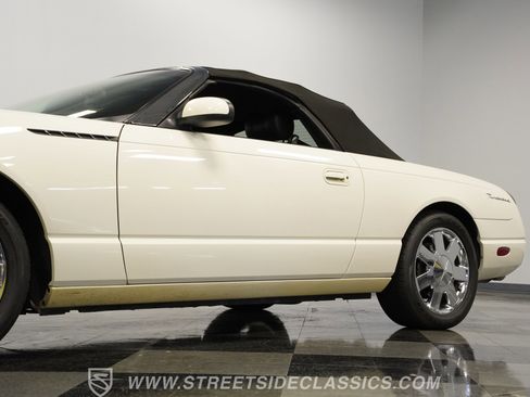Used 2002 Ford Thunderbird image 22